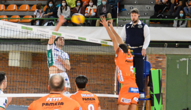 El Club Voleibol Teruel se alza con la victoria en su vuelta a la Challenge Cup