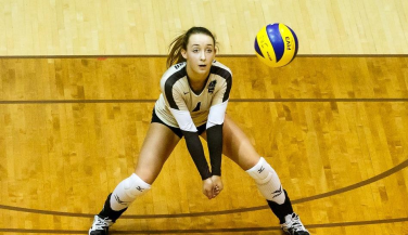 Arenal Emevé incorpora a la internacional canadiense Cassie Bujan