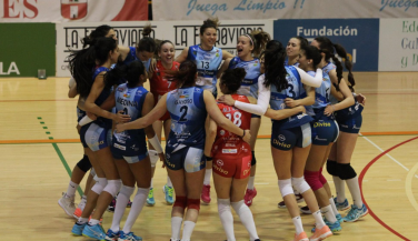 Cajasol Juvasa Voley consigue una victoria contundente ante ESD Granadas de Elche
