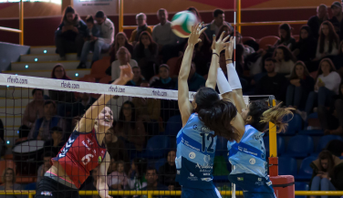 Dos puntos de oro para Cajasol Juvasa Voley