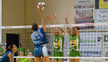 Derrota del Cajasol Juvasa Voley ante Minis Arluy Voleibol Logroño
