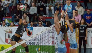 Espectacular duelo por el liderato de la Liga Iberdrola entre los invictos de la competición