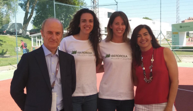 El vóley español presente en la renovación del patrocinio de Iberdrola a Universo Mujer