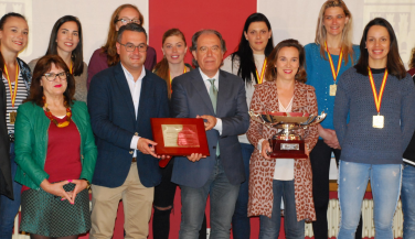 Naturhouse Ciudad de Logroño recibido por la alcaldesa de la ciudad