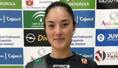 Cajasol Juvasa Voley incorpora a sus filas a la receptora malagueña Paula Gómez