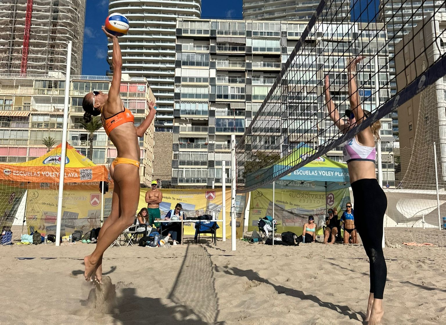 El Servigroup Poniente Benidorm Femenino logra un valioso punto ante las actuales campeonas de Liga