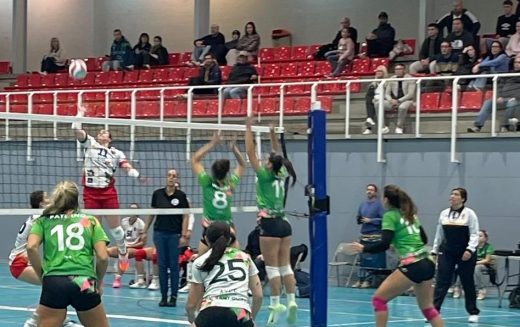 Élite Vóley El Rosario se lleva un vibrante choque de la pista de CV Sant Quirze